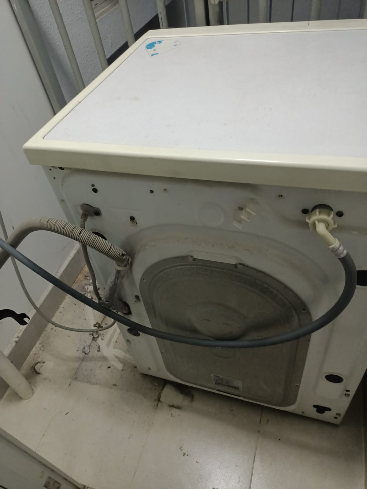 Supply And Replace Washing Machine Outlet Hose 2