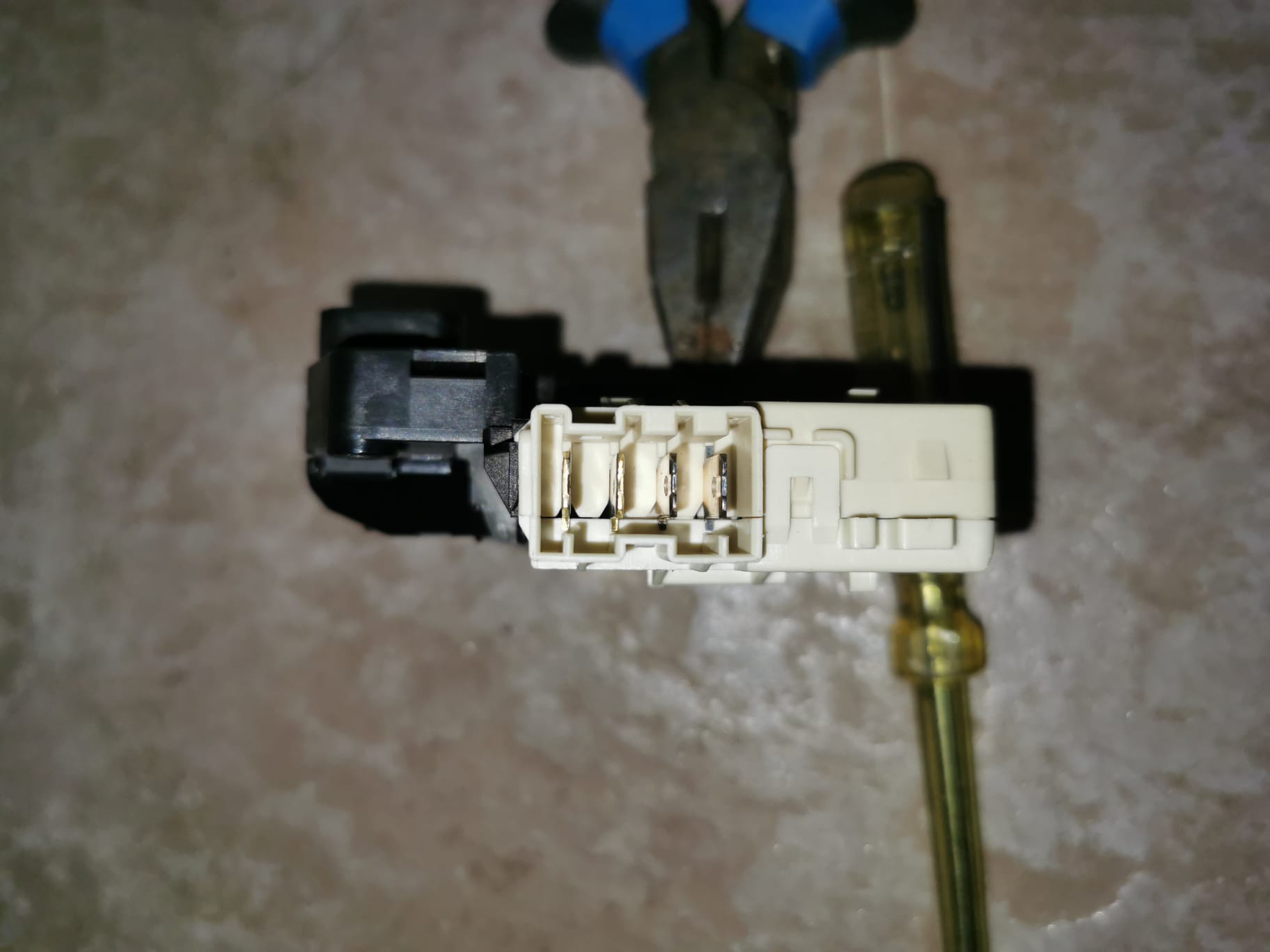 Washing Machince Checking For Faulty Lockset 2