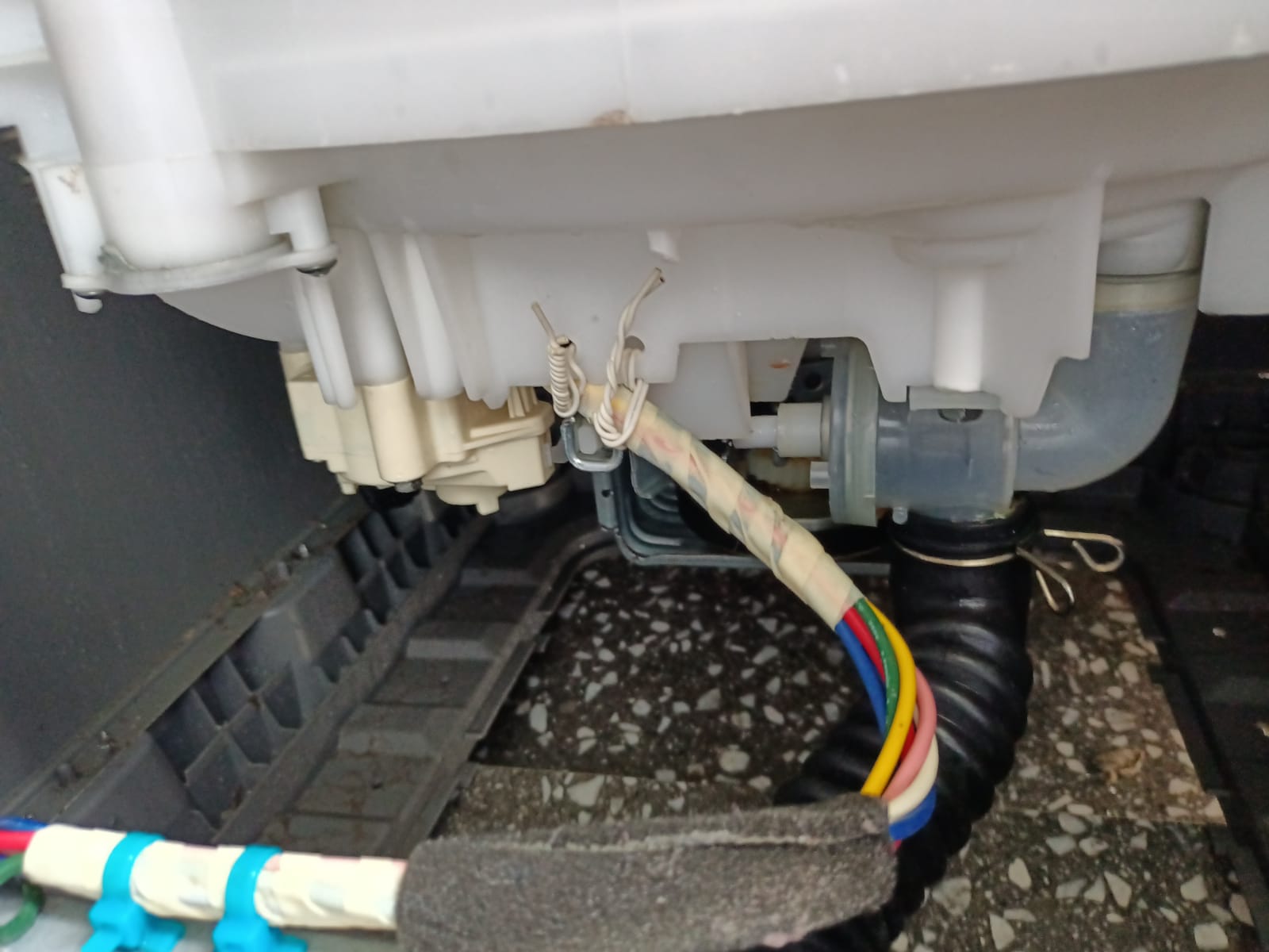 Washing Machine Checking For Drainage Issue 3