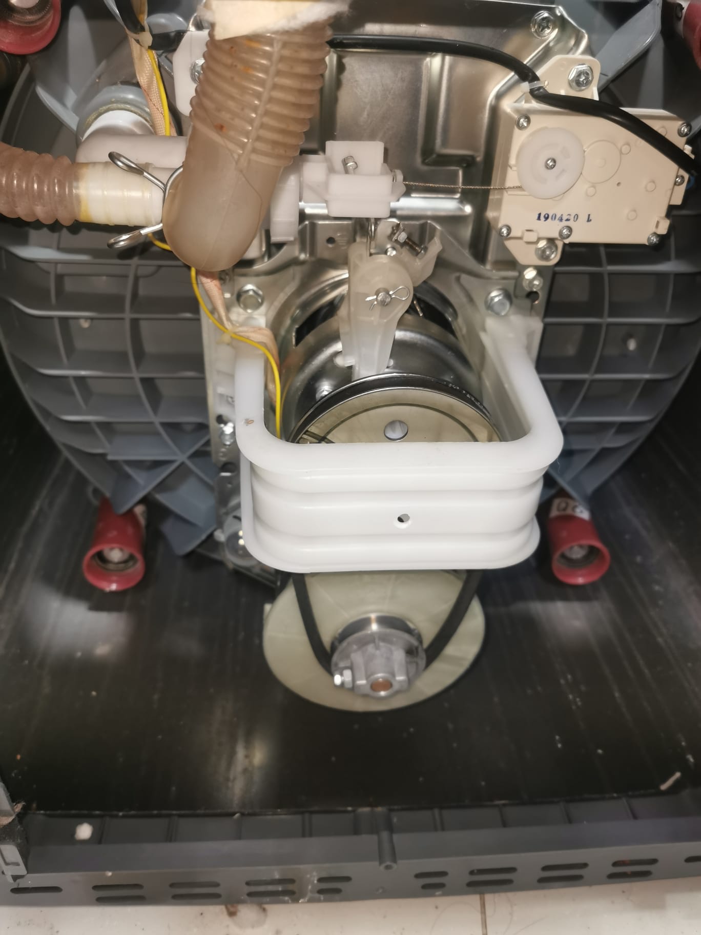 Washing Machine Checking For Drum Faulty 2