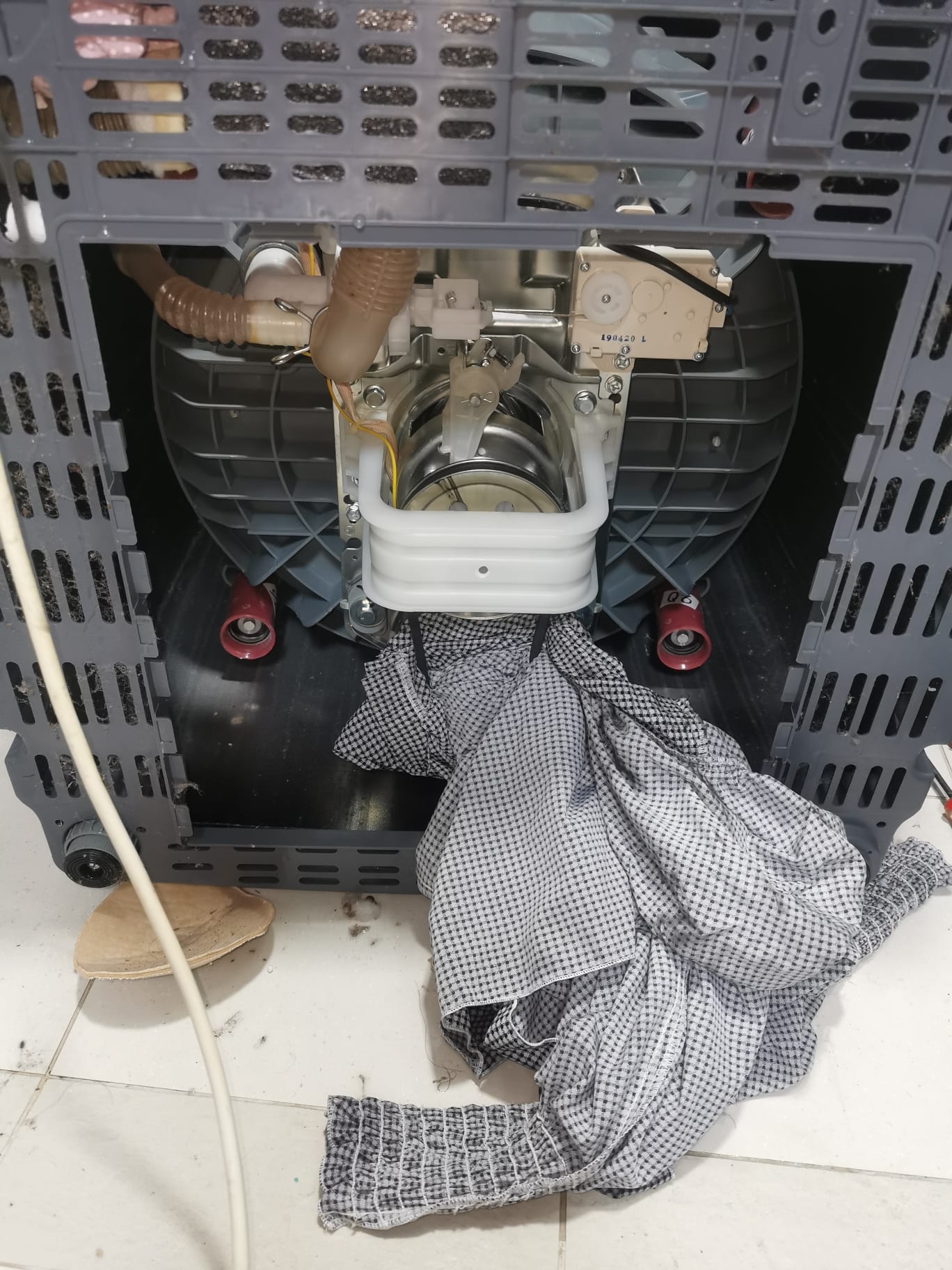 Washing Machine Checking For Drum Faulty 3