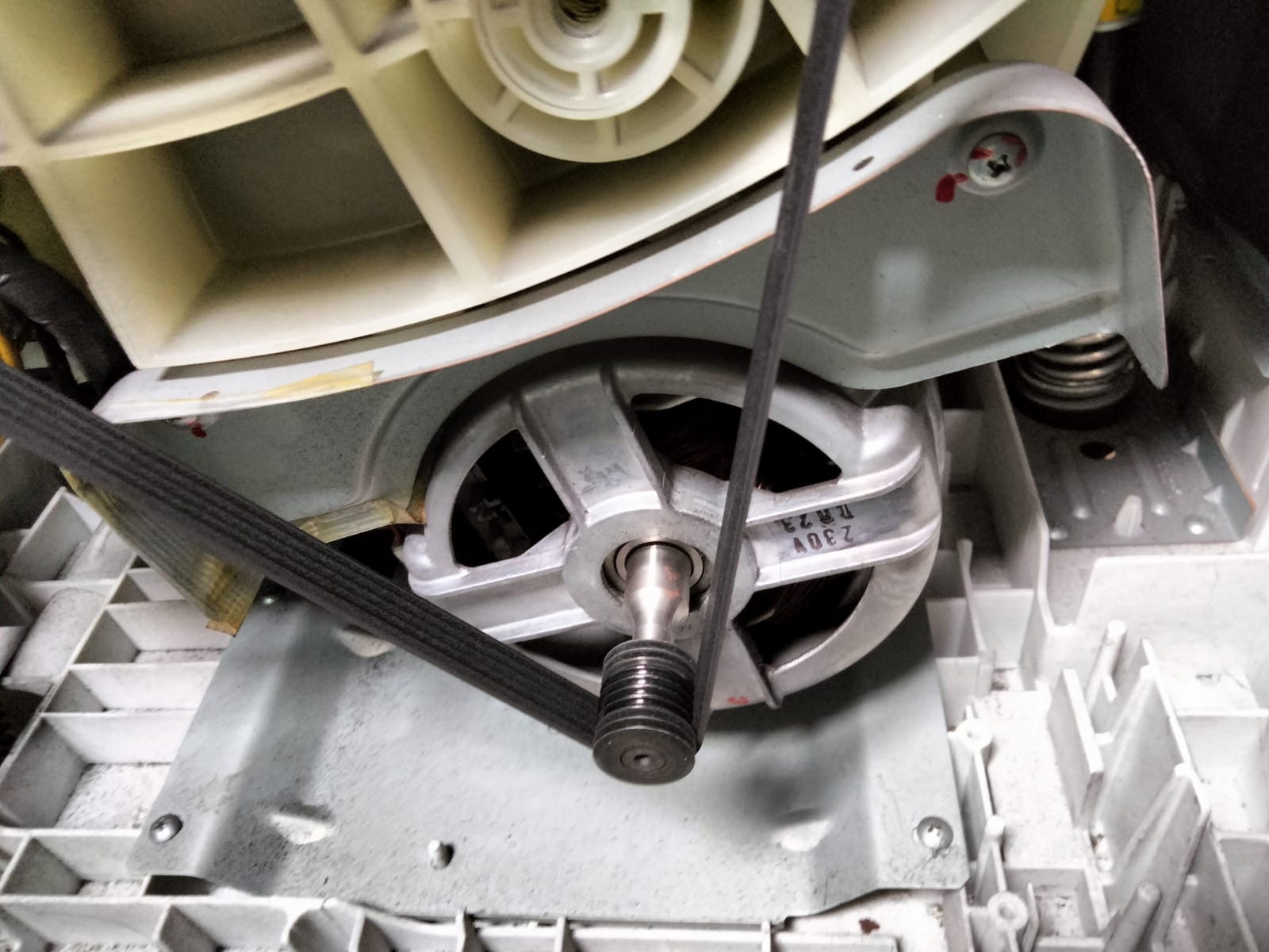 Supply And Replace New Roller Belt For Washing Machine 4