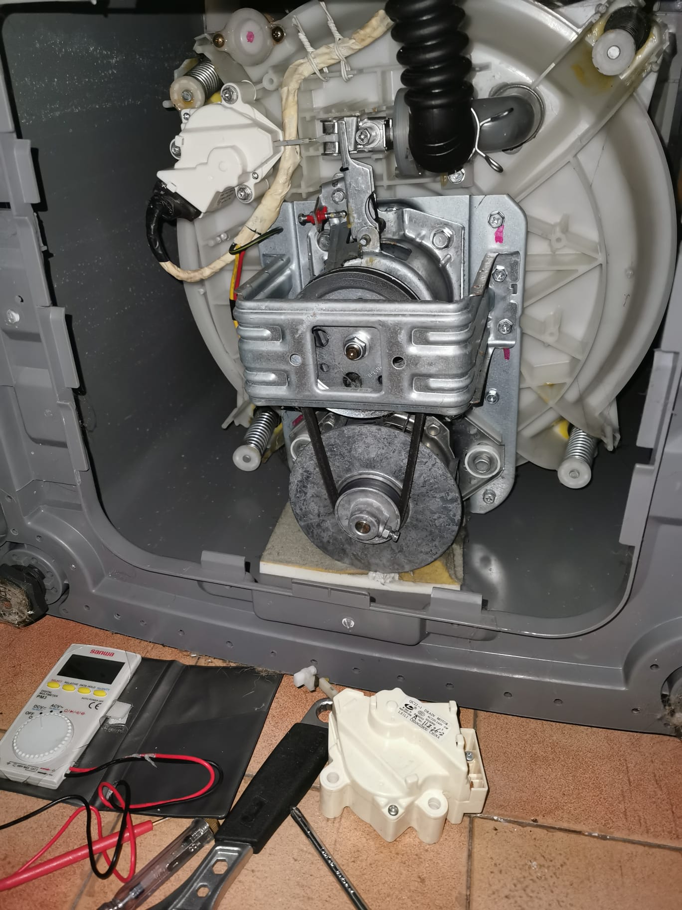 Washing Machine Checking For Drainage Issue 2