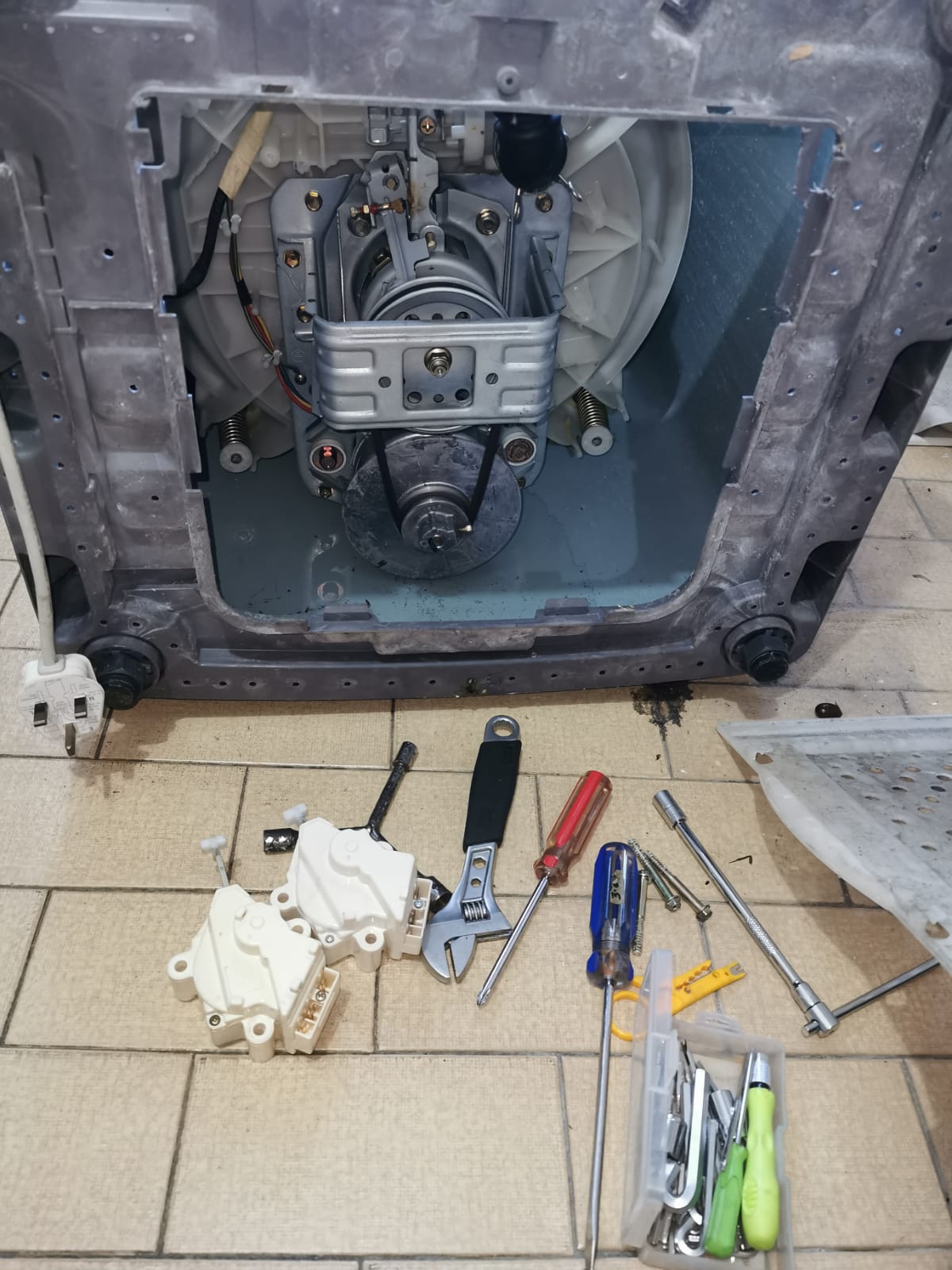 Washing Machine Checking For Drainage Issue 8