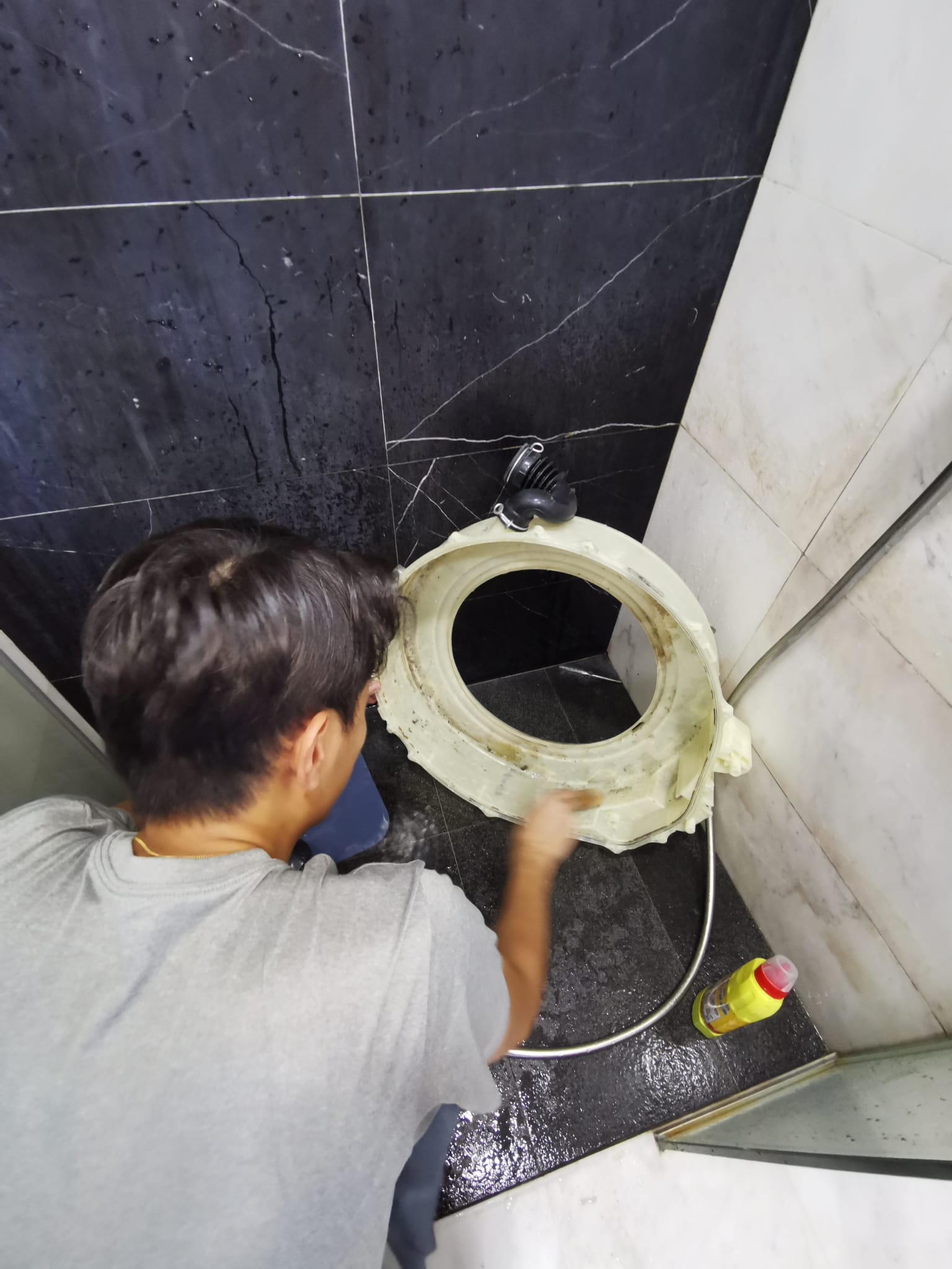 Washing Machine Deep Cleaning 3